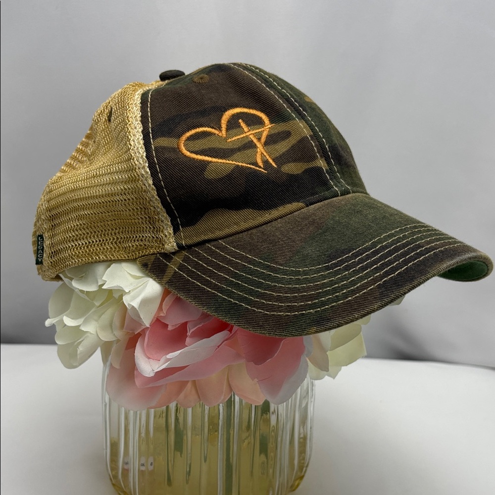 Camo Women’s Heart Embroidered Cap